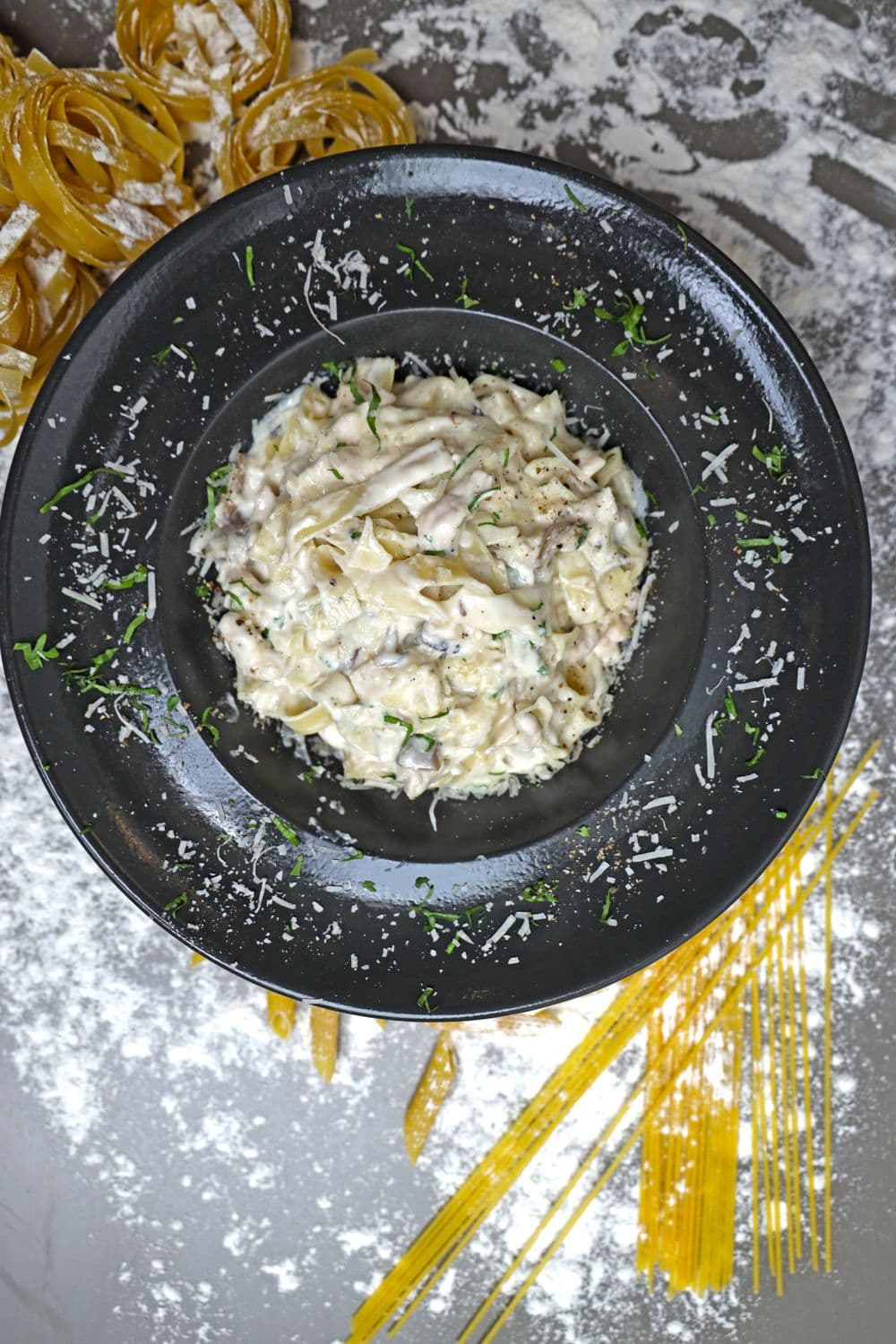 Fettuccine Alfredo Recipe — Silky, Creamy, 4-Ingredient Pasta