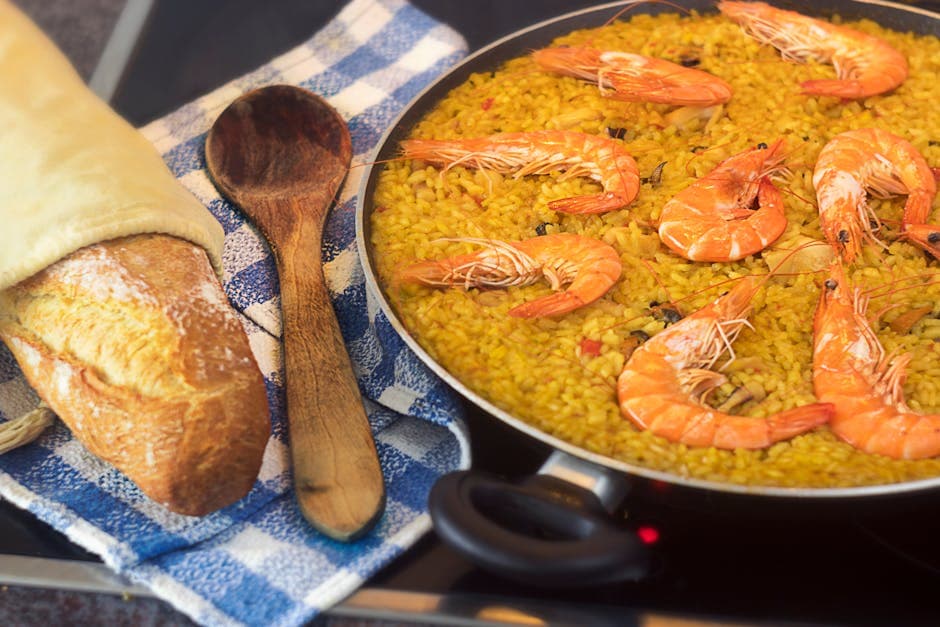 Fideuà (Spanish Seafood Noodle Paella)