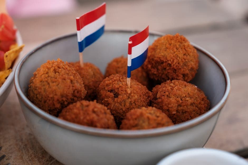 Bitterballen (Dutch Beef Ragout Croquettes)