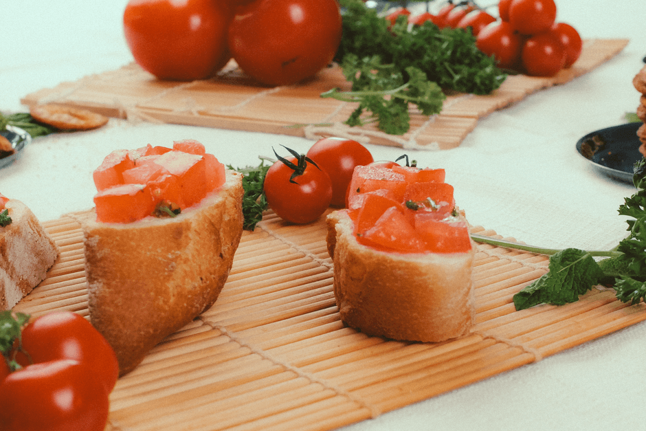Bruschetta al Pomodoro (Italian Tomato Bruschetta)
