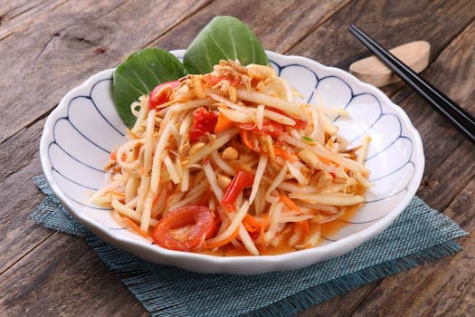 Lao Tam Maak Thoung (Bottle Gourd Salad)
