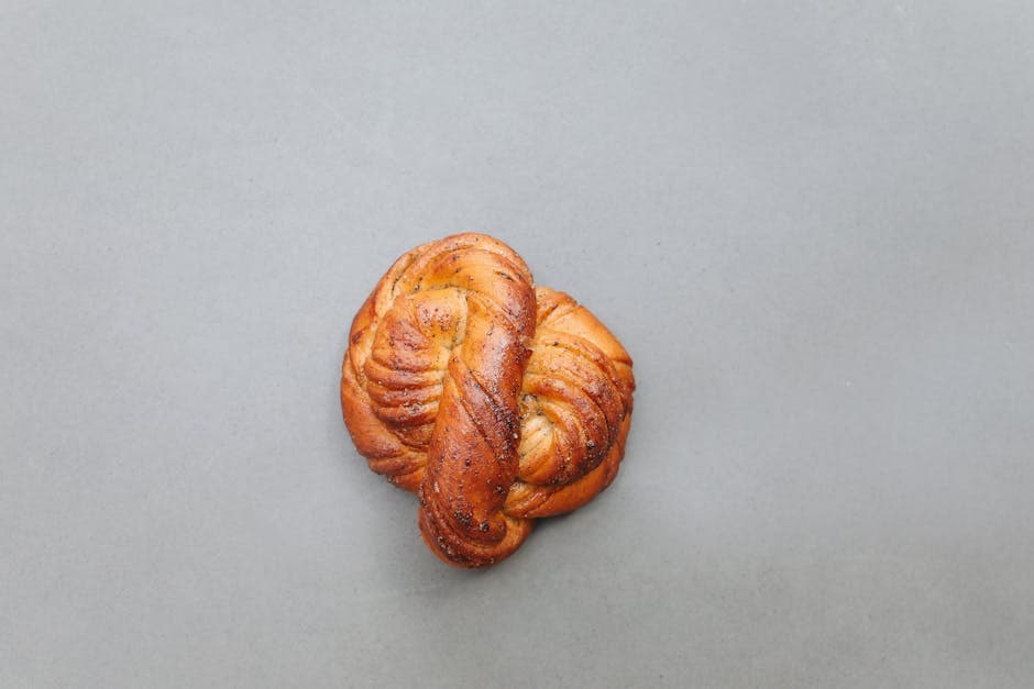 Swedish Kanelbullar (Cinnamon Rolls)