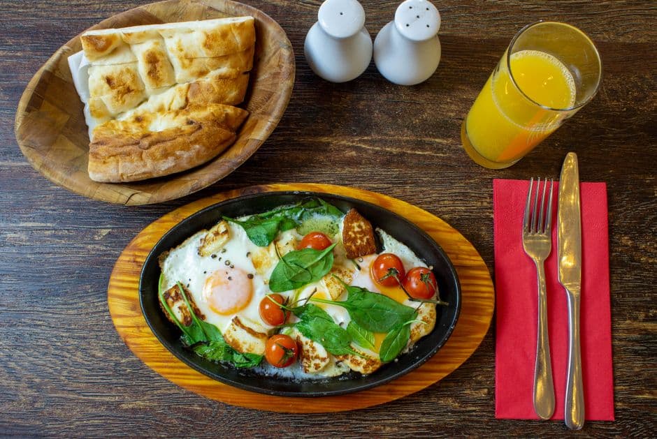 Menemen (Turkish Skillet Eggs with Tomato & Peppers)