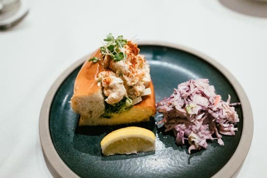 Maine Lobster Roll (Cold)