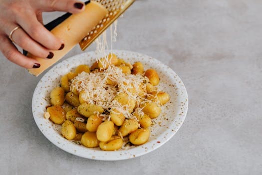Gnocchi al Burro e Salvia (Potato Gnocchi with Sage Butter)