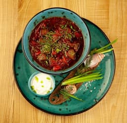 Russian Borscht – Hearty Beetroot and Beef Soup