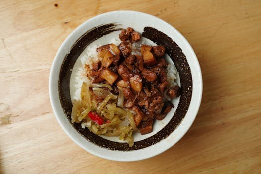 Lu Rou Fan (Taiwanese Braised Pork Rice)